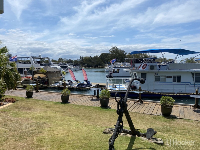 14/18 Spinnaker Quay, Sandstone Point QLD 4511