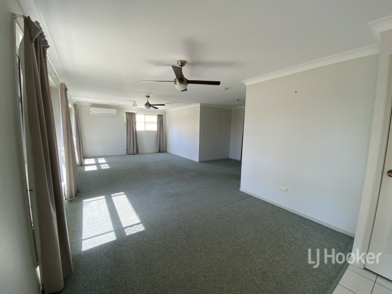 8 Day Place, Sandstone Point QLD 4511