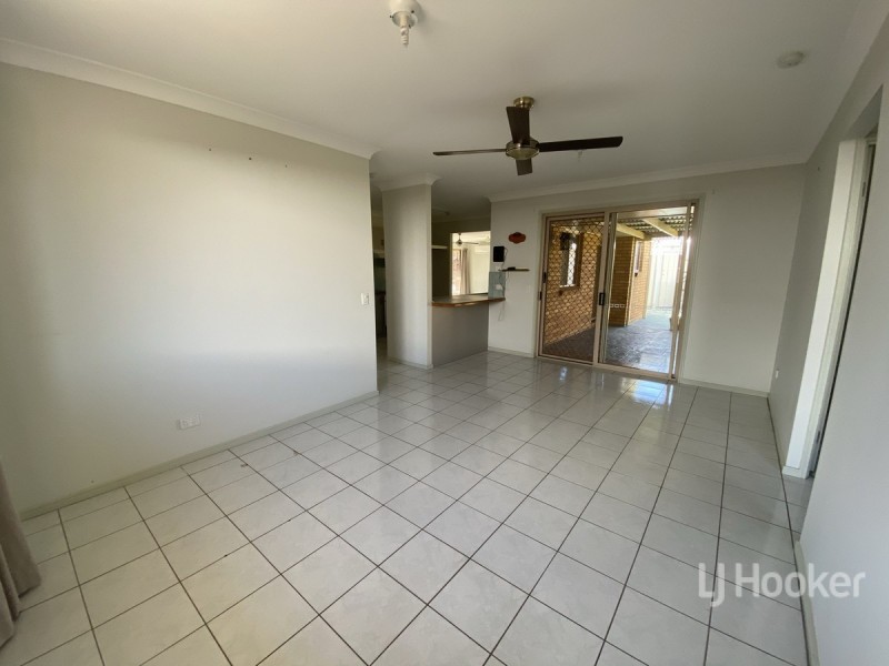 8 Day Place, Sandstone Point QLD 4511