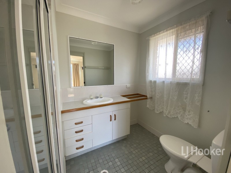 8 Day Place, Sandstone Point QLD 4511