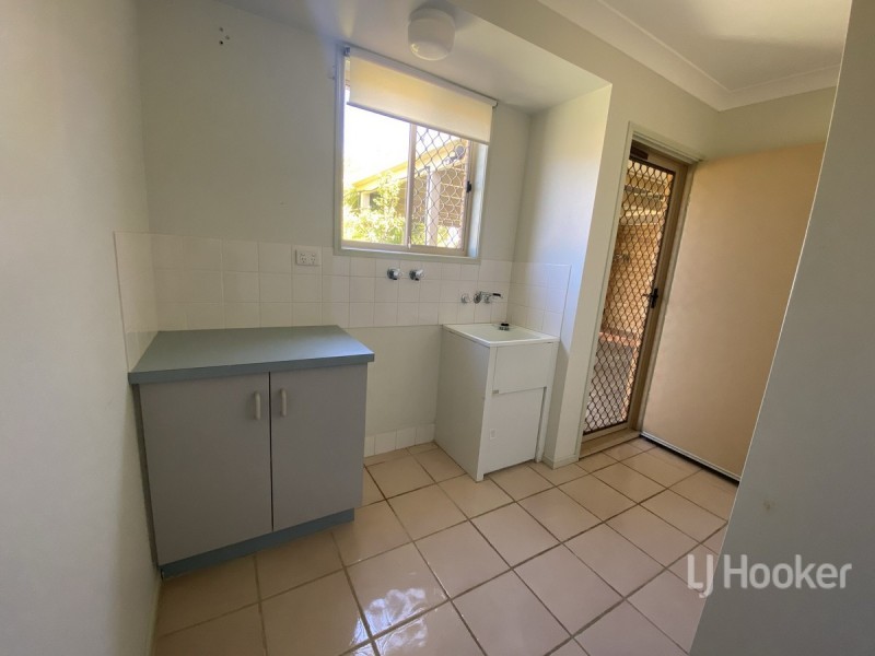 8 Day Place, Sandstone Point QLD 4511
