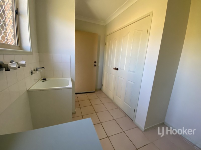 8 Day Place, Sandstone Point QLD 4511