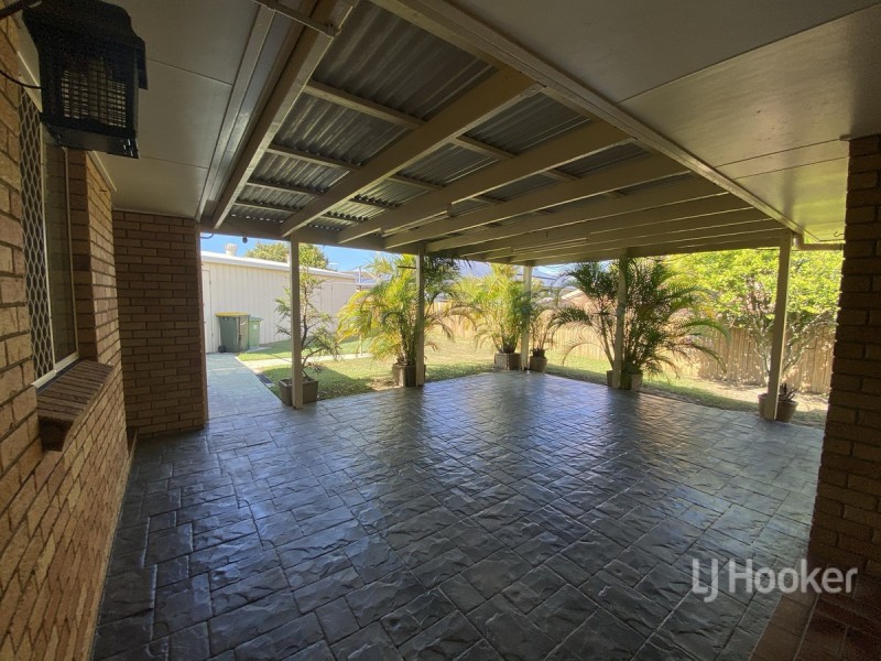 8 Day Place, Sandstone Point QLD 4511