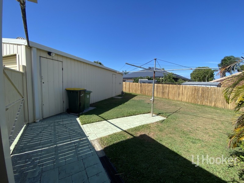 8 Day Place, Sandstone Point QLD 4511