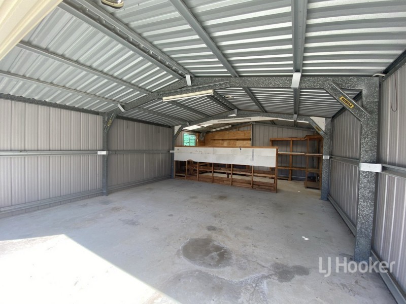 8 Day Place, Sandstone Point QLD 4511