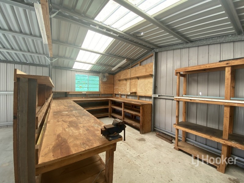 8 Day Place, Sandstone Point QLD 4511