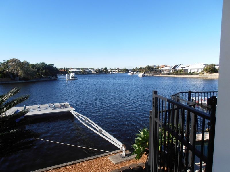 1/27 Bowsprit Crescent, Banksia Beach QLD 4507