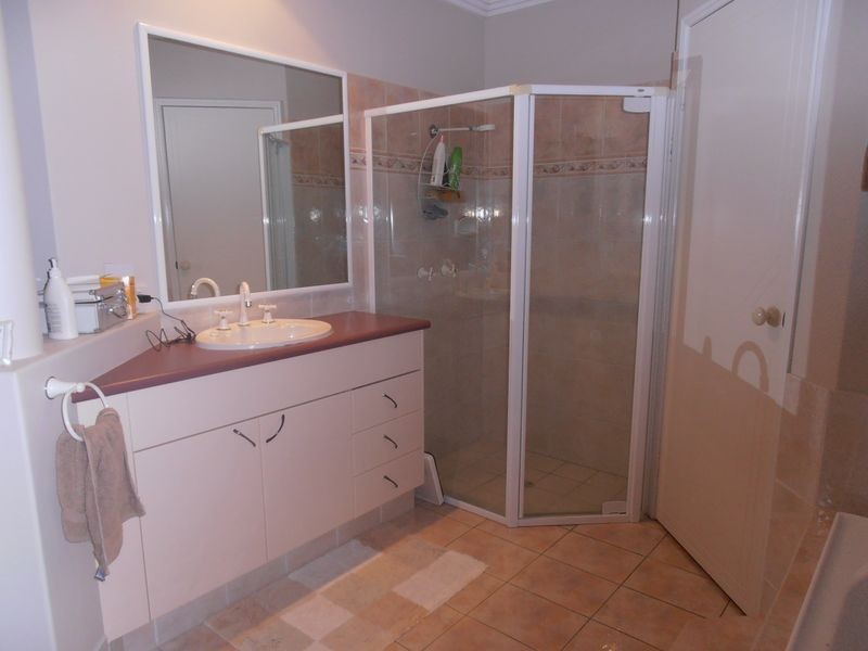 1/27 Bowsprit Crescent, Banksia Beach QLD 4507