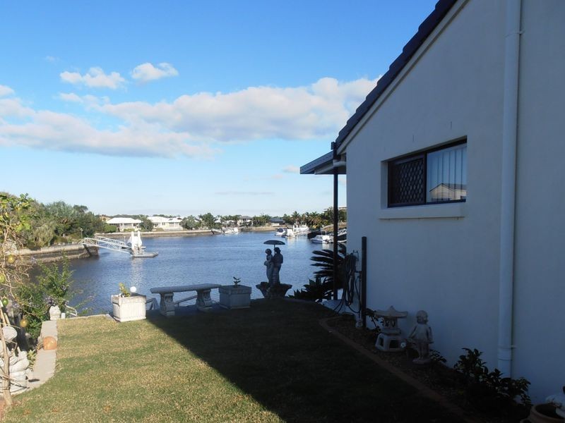 1/27 Bowsprit Crescent, Banksia Beach QLD 4507