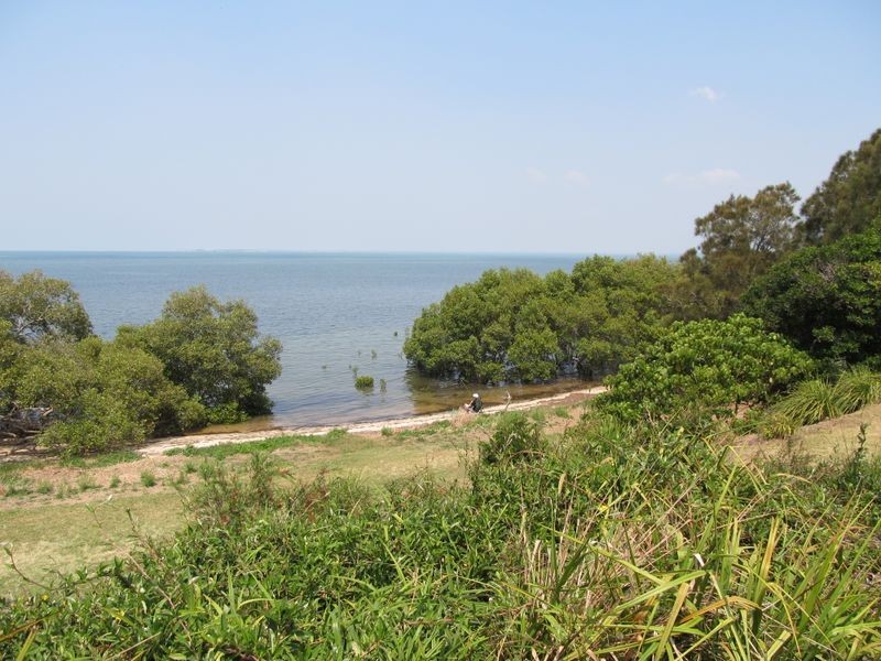 22 Albert Pl, Sandstone Point QLD 4511