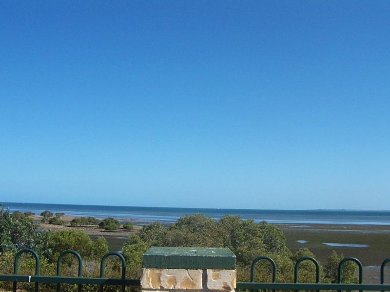 22 Albert Pl, Sandstone Point QLD 4511