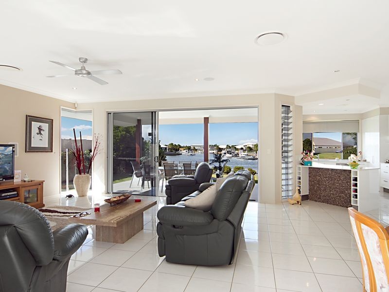 76 Cosmos Avenue, Banksia Beach QLD 4507