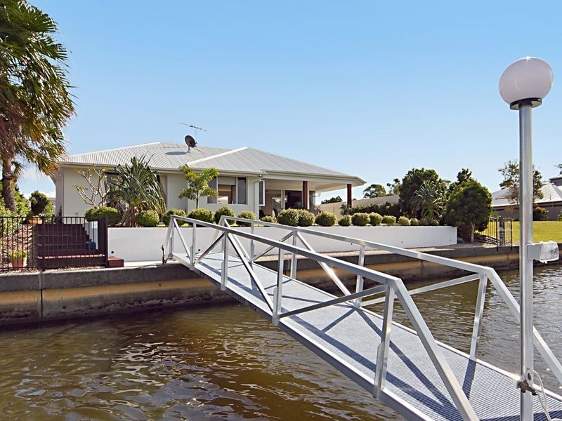 76 Cosmos Avenue, Banksia Beach QLD 4507