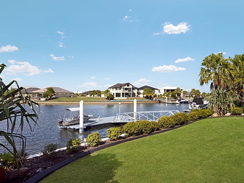 76 Cosmos Avenue, Banksia Beach QLD 4507