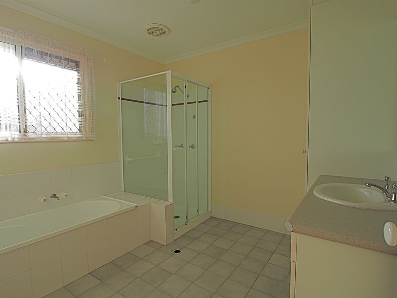 2/20 Kangaroo Avenue, Bribie Island QLD 4507