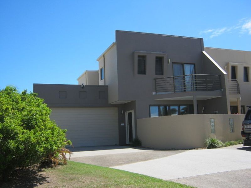 2/74 Marina Boulevard, Banksia Beach QLD 4507