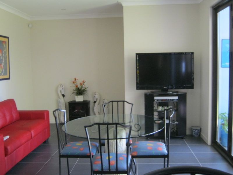 2/74 Marina Boulevard, Banksia Beach QLD 4507