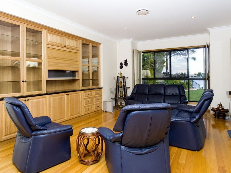 43 Voyagers Drive, Banksia Beach QLD 4507