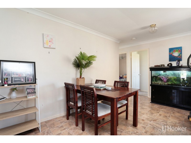 180 Bestmann Road East, Sandstone Point QLD 4511