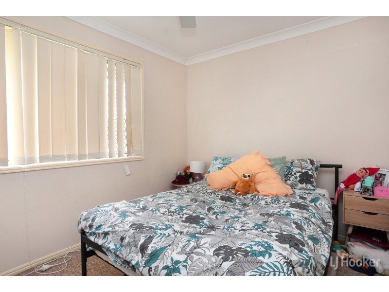 180 Bestmann Road East, Sandstone Point QLD 4511