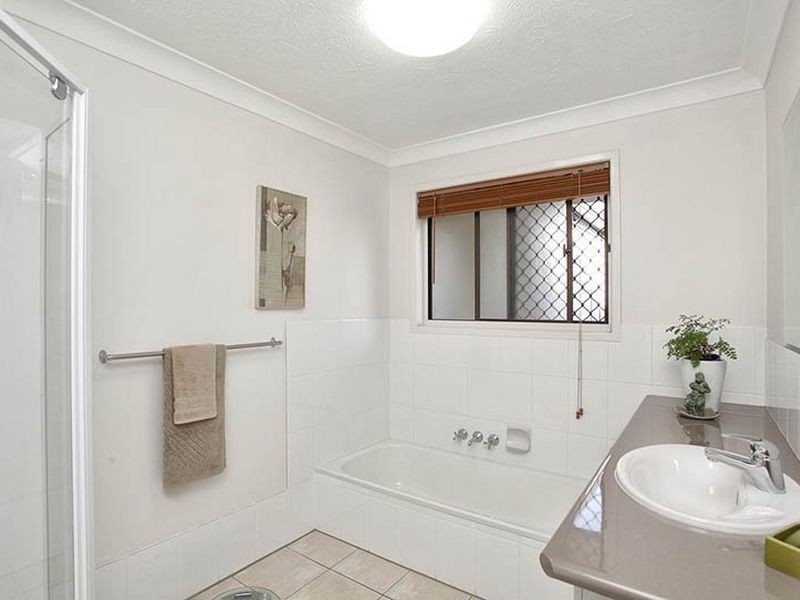 12 Green Street, Bribie Island QLD 4507