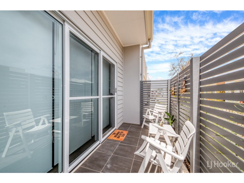 9/2 Spinnaker Drive, Sandstone Point QLD 4511