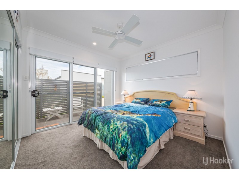 9/2 Spinnaker Drive, Sandstone Point QLD 4511