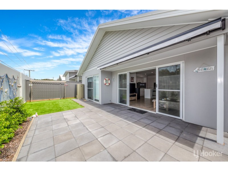 9/2 Spinnaker Drive, Sandstone Point QLD 4511