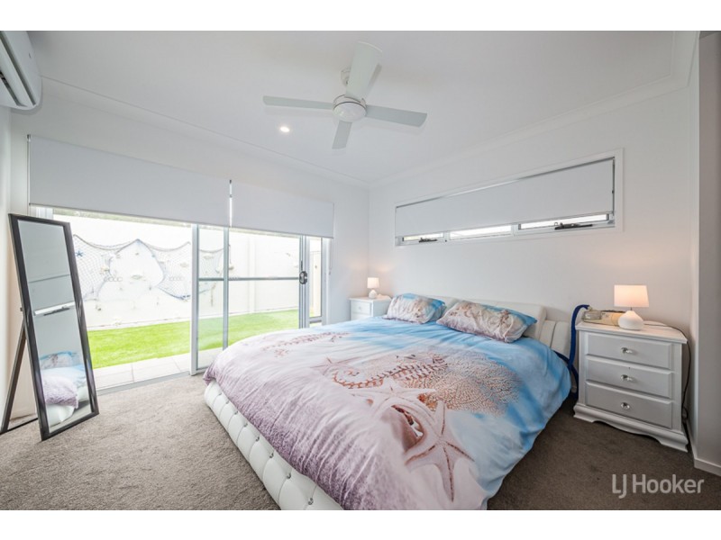 9/2 Spinnaker Drive, Sandstone Point QLD 4511
