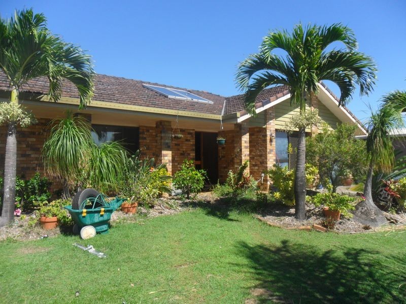 4 Carl Court, Banksia Beach QLD 4507