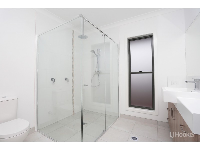 25 Armelie Court, Ningi QLD 4511