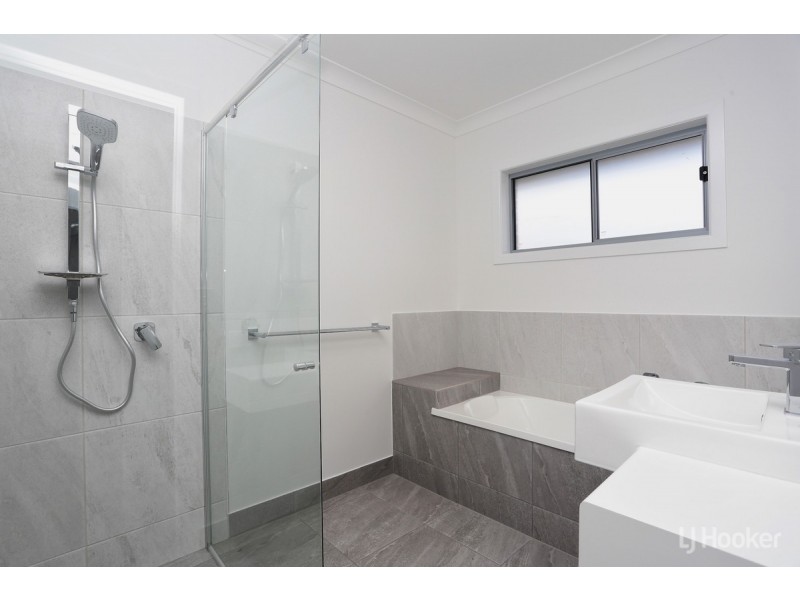 5 Armelie Court, Ningi QLD 4511