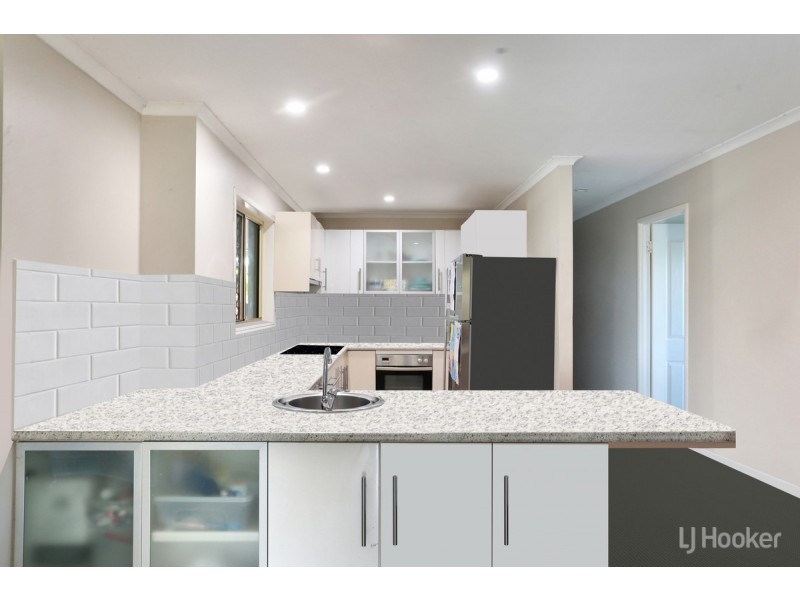 4 Squire Place, Sandstone Point QLD 4511