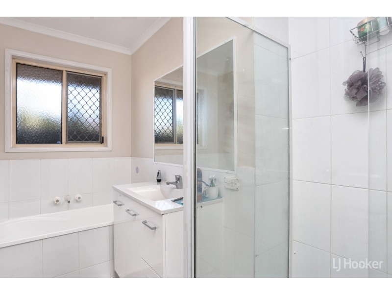 4 Squire Place, Sandstone Point QLD 4511