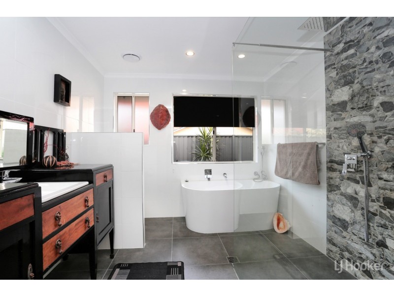 24 Winch Court, Banksia Beach QLD 4507