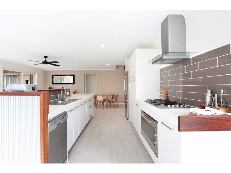 24 Winch Court, Banksia Beach QLD 4507