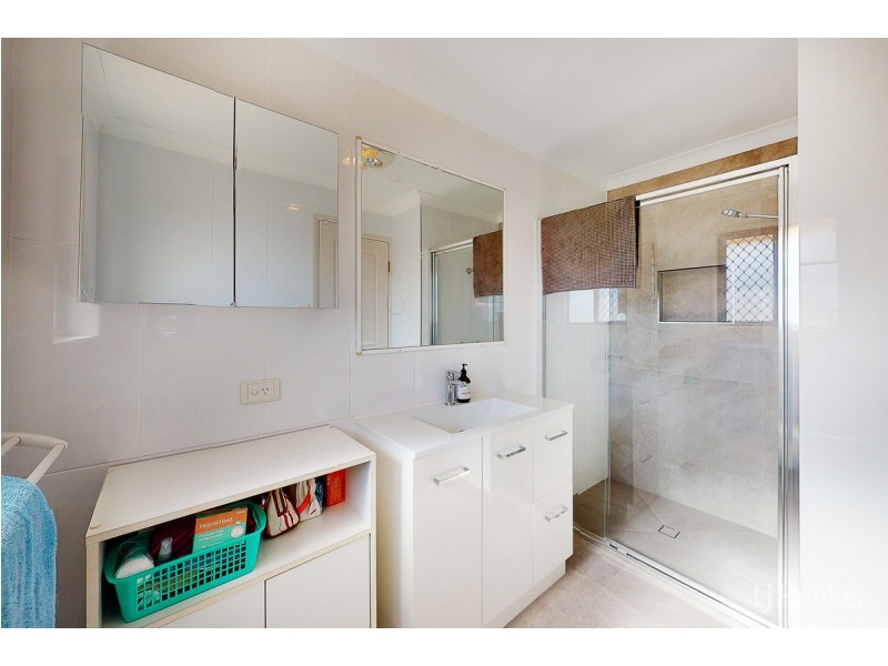 18 Mossman Way, Sandstone Point QLD 4511