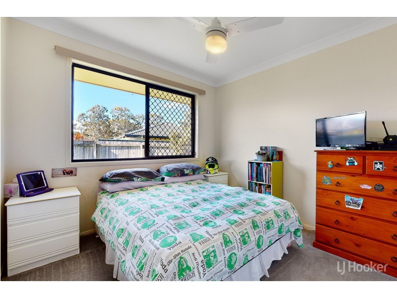 18 Mossman Way, Sandstone Point QLD 4511