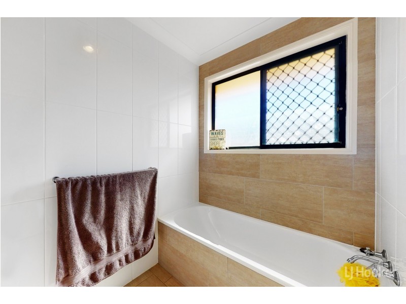 18 Mossman Way, Sandstone Point QLD 4511