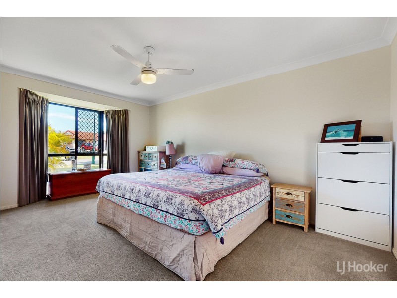 18 Mossman Way, Sandstone Point QLD 4511