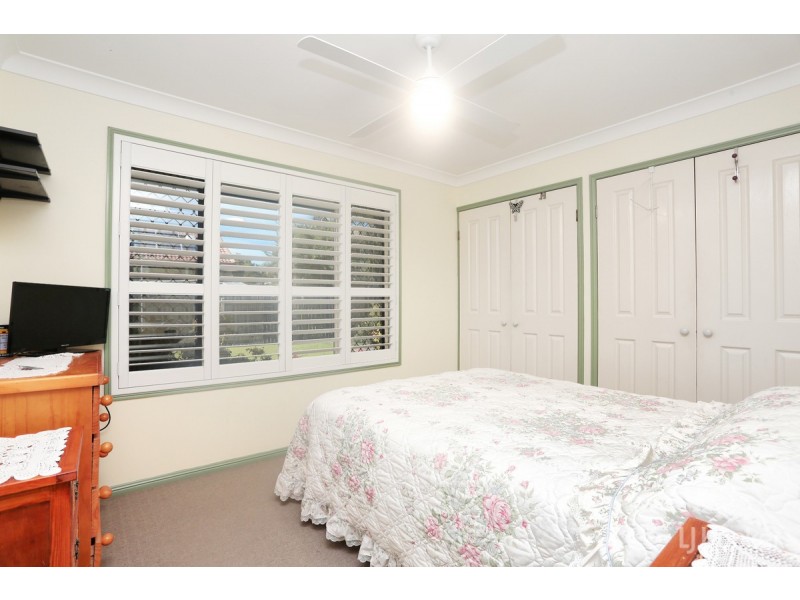 12 Chiltern Place, Sandstone Point QLD 4511