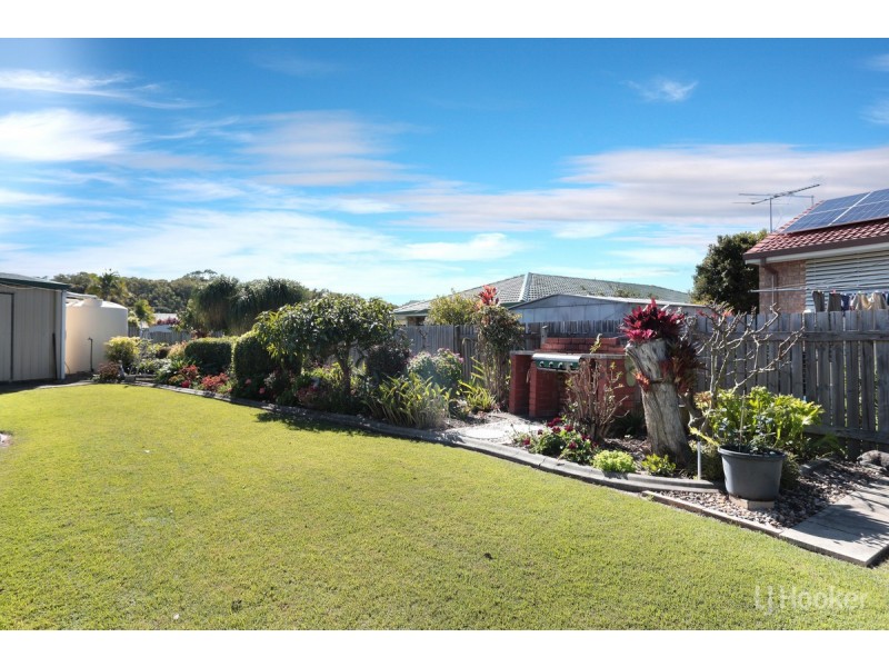 12 Chiltern Place, Sandstone Point QLD 4511