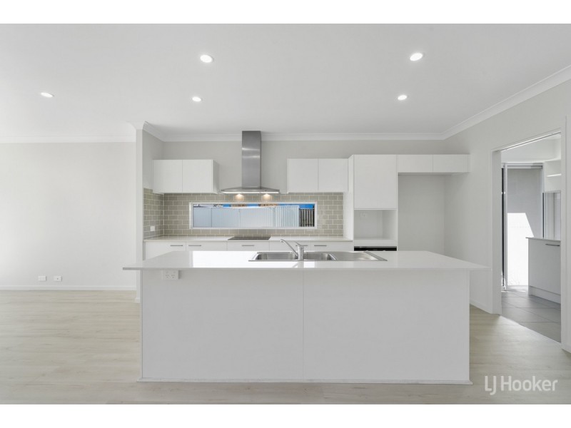 4 Callisia Crescent, Banksia Beach QLD 4507