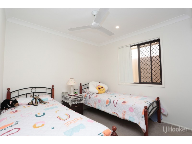 8 Regina Avenue, Ningi QLD 4511