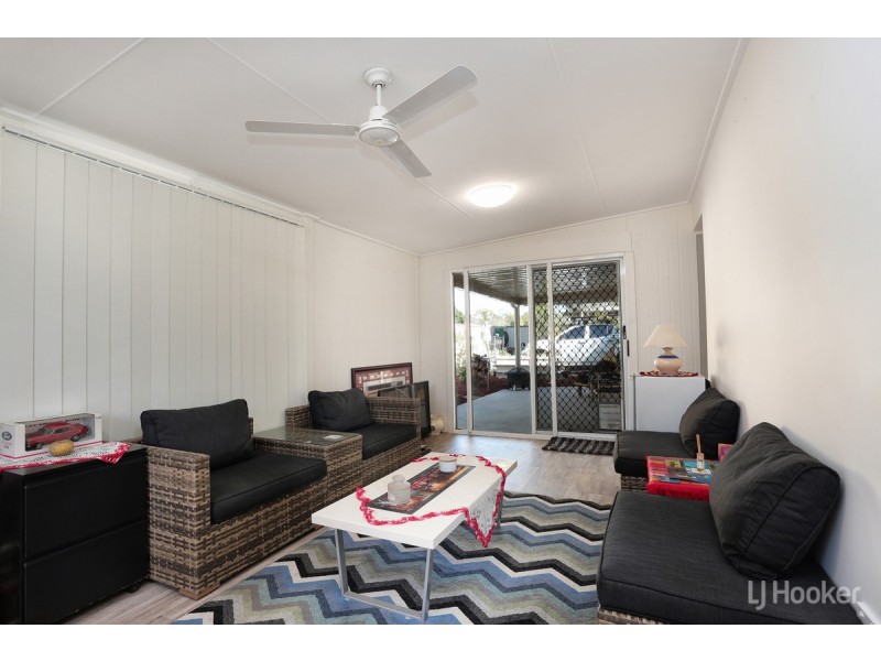 8 Regina Avenue, Ningi QLD 4511