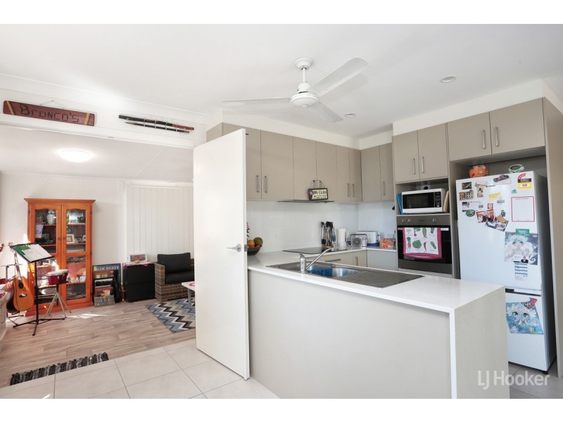 8 Regina Avenue, Ningi QLD 4511