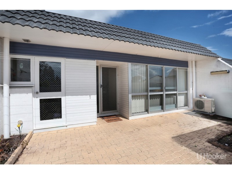 16B/10 Spinnaker Drive, Sandstone Point QLD 4511