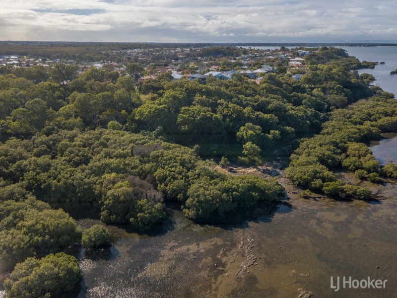 33 Avalon Street, Sandstone Point QLD 4511