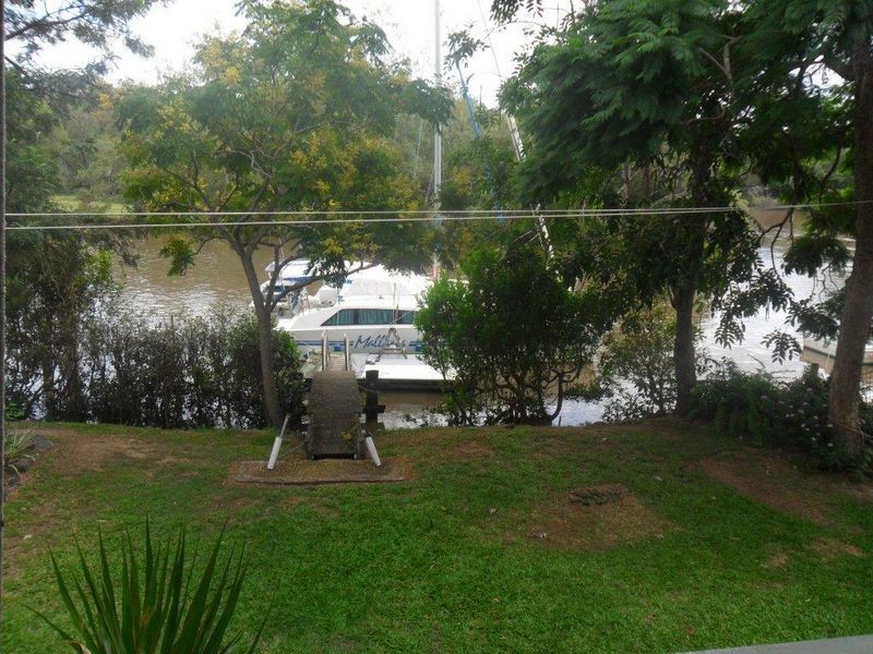 5 Riversleigh Road, Beachmere QLD 4510