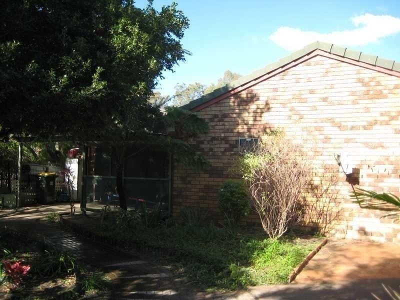 12 James Road, Beachmere QLD 4510